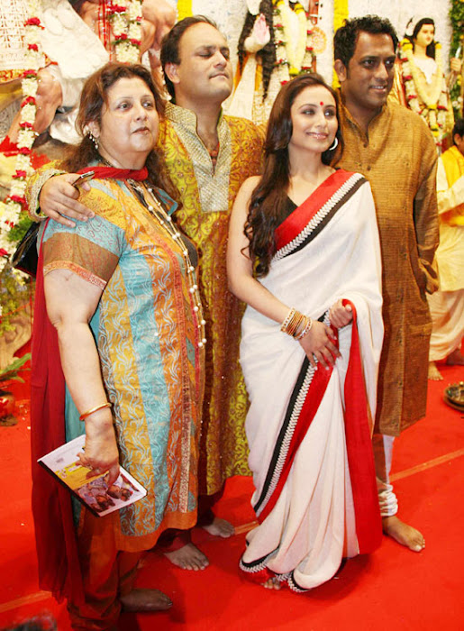 beuati full bolly wood rani mukherjee saree girls unseen pics